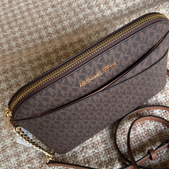 Michael Kors Jet Set Travel MD Dome XCross XBody - Picture 2 of 16